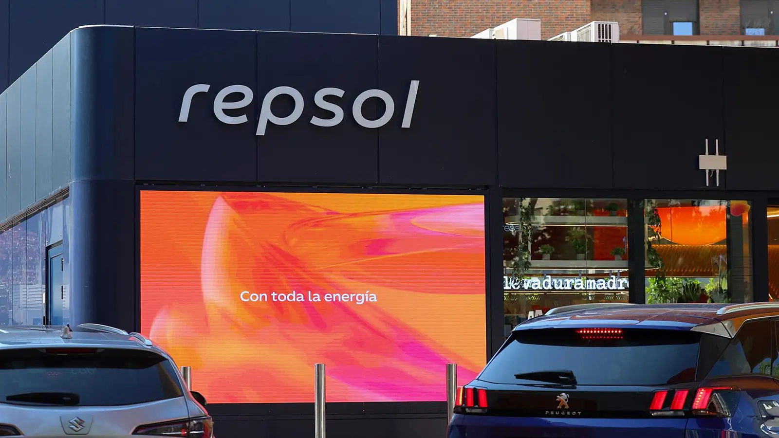 Repsol przedłuża na wrzesień rabaty do 45 centów na litr paliwa