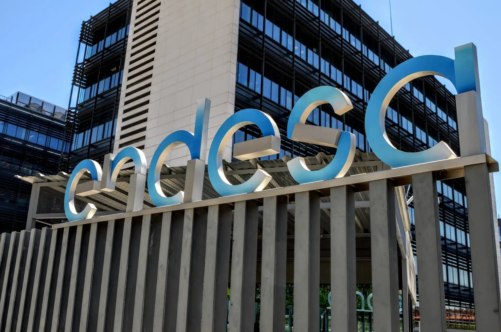 Endesa zainwestowała 11 mln euro w sieci energetyczne La Palmy i La Gomery