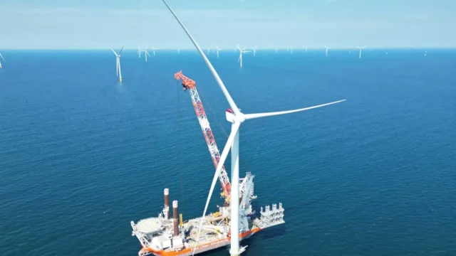 Czy USA odwrócą się od morskiej energetyki wiatrowej? Analiza po anulowaniu koncesji