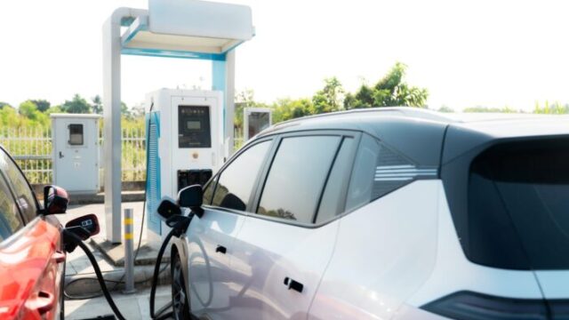 Raport: V2G i elastyczne obciążenia mogą obniżyć koszty energii w Kalifornii