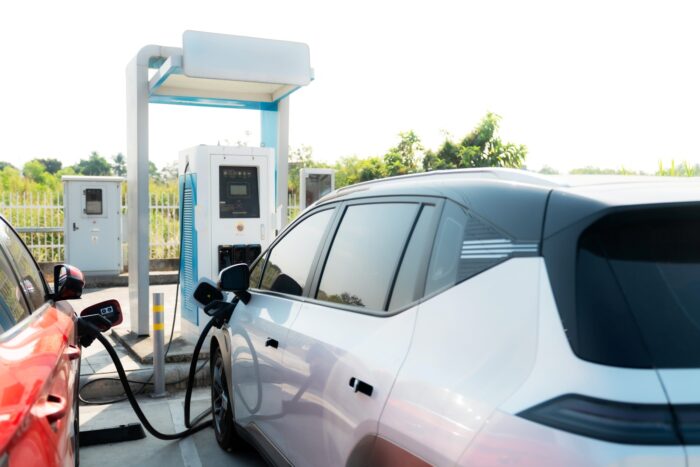 Raport: V2G i elastyczne obciążenia mogą obniżyć koszty energii w Kalifornii