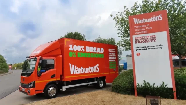 Warburtons stawia na elektryczne ciężarówki Yutong TE7