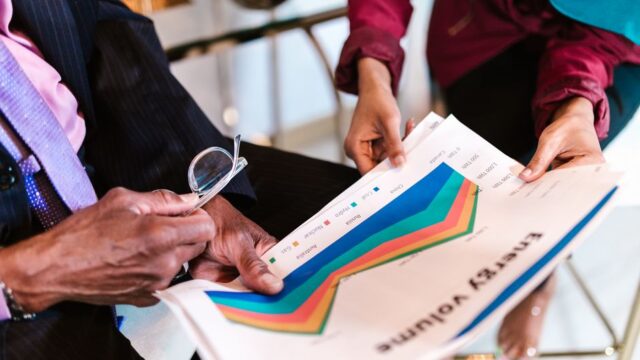 Raport Krajowy URE za 2025 rok: stabilizacja rynku i nowe otwarcie na innowacje