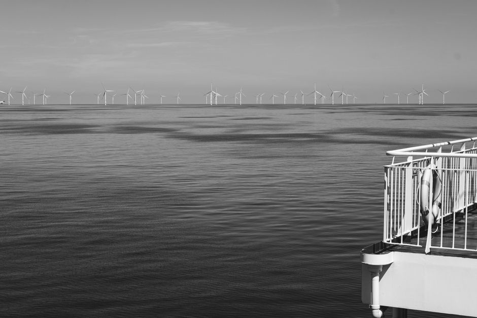 Pierwszy prąd z polskiej morskiej farmy wiatrowej popłynął do sieci