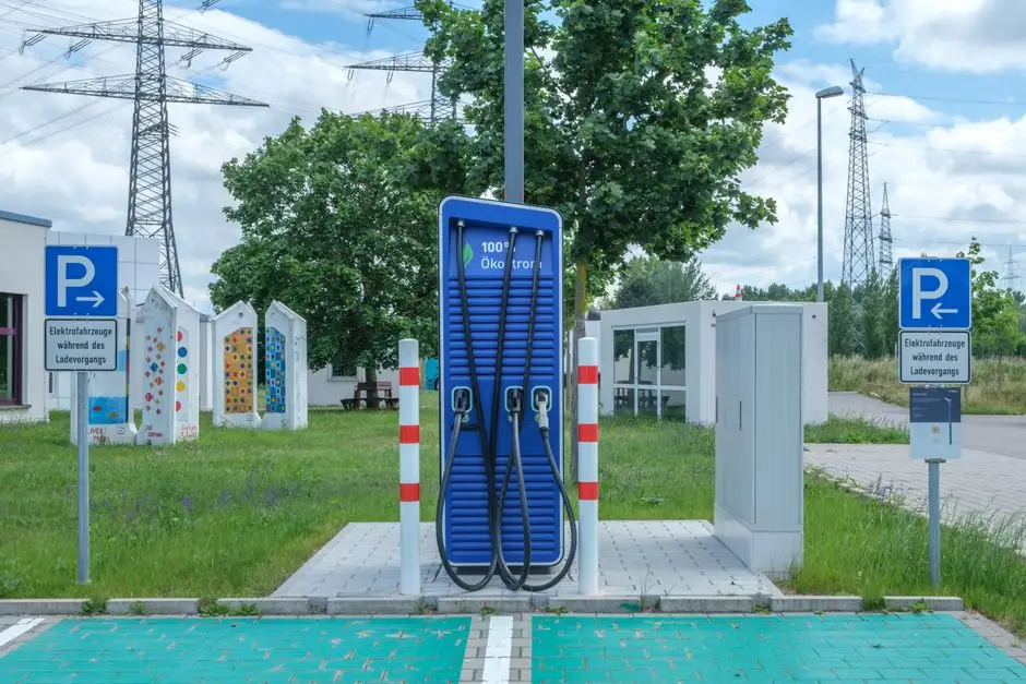 Niemcy: elektryki i hybrydy wygrywają z benzyniakami w nowych rejestracjach