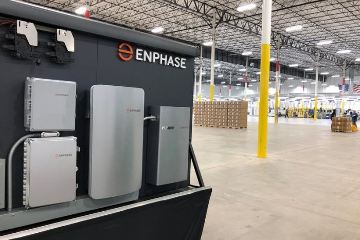 Enphase otwiera przedsprzedaż baterii IQ C80 dla klientów komercyjnych w USA