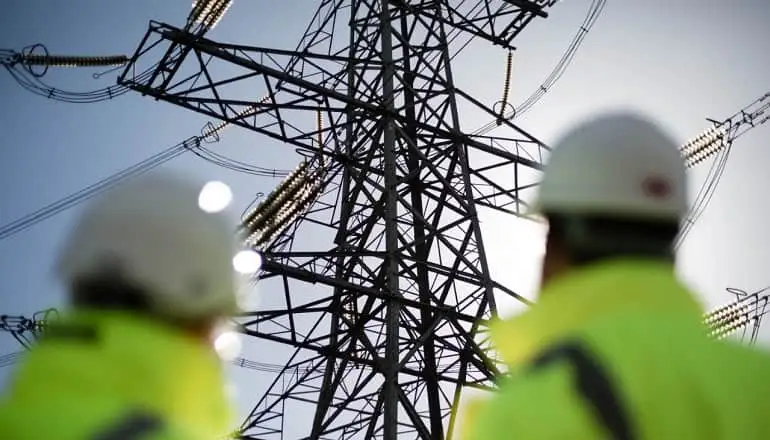 Opóźnienia modernizacji sieci energetycznej w Wielkiej Brytanii mogą podnieść rachunki konsumentów