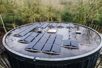 Over Easy Solar prezentuje pionowy moduł PV xM-3 o mocy 256 W