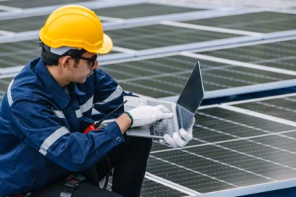 Sol-Ark i OpenSolar łączą siły: projektowanie fotowoltaiki i magazynów energii w jednym narzędziu
