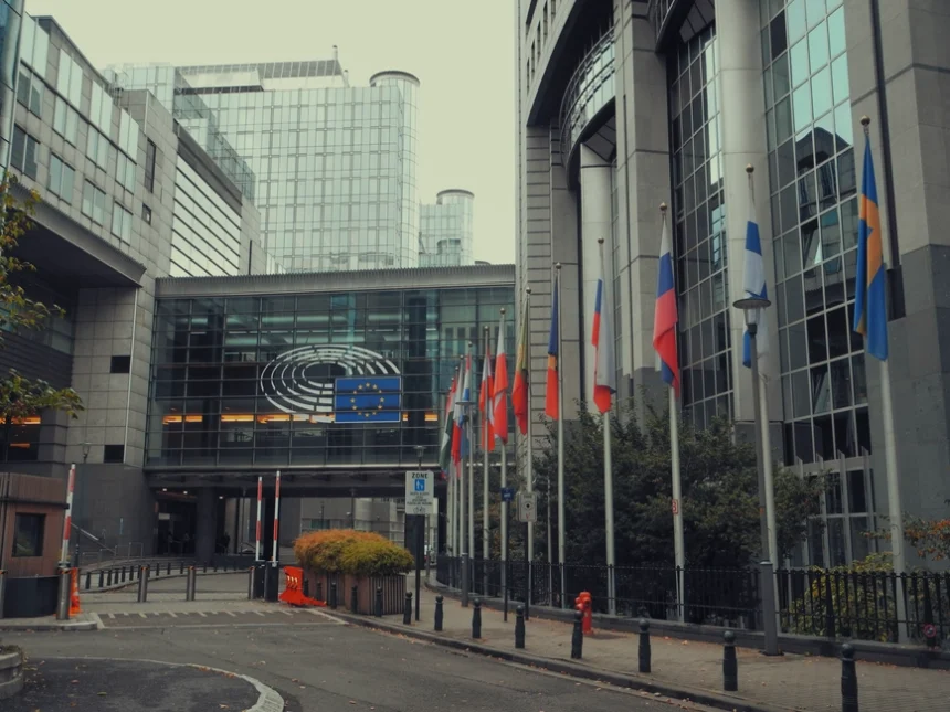 Komisja Europejska wzywa Włochy do oszczędzania energii i redukcji emisji