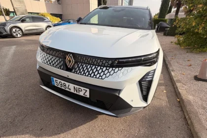 Renault Scenic E-Tech po liftingu: do 642 km zasięgu i nowa bateria NMC