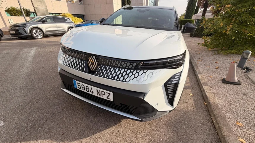 Renault Scenic E-Tech po liftingu: do 642 km zasięgu i nowa bateria NMC