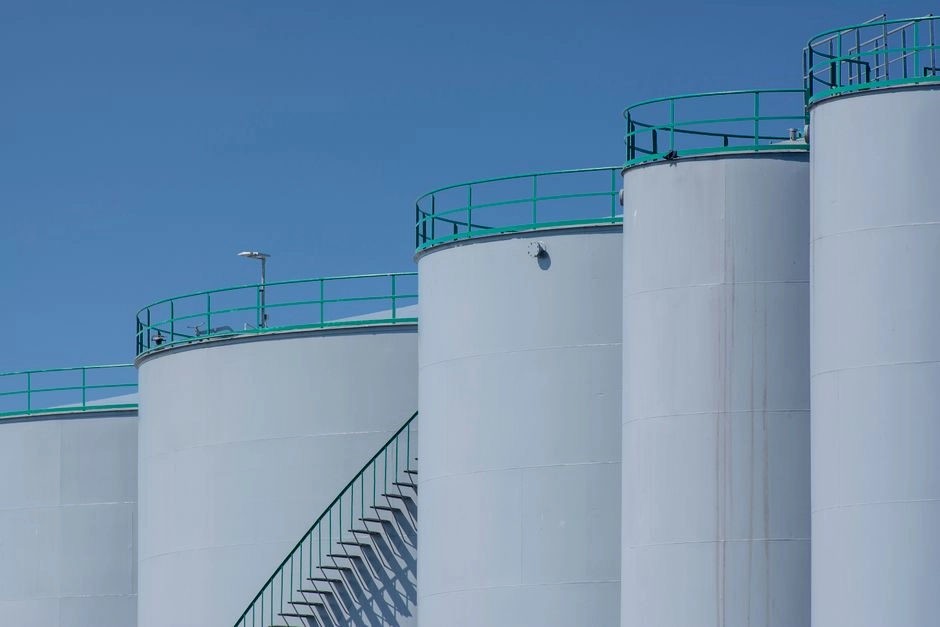 Energy Dome otwiera fabrykę "baterii CO2" w Piacenzy. Pierwsza kopuła trafiła do Indii