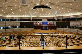 ETS: europarlament chce więcej darmowych uprawnień dla energochłonnego przemysłu